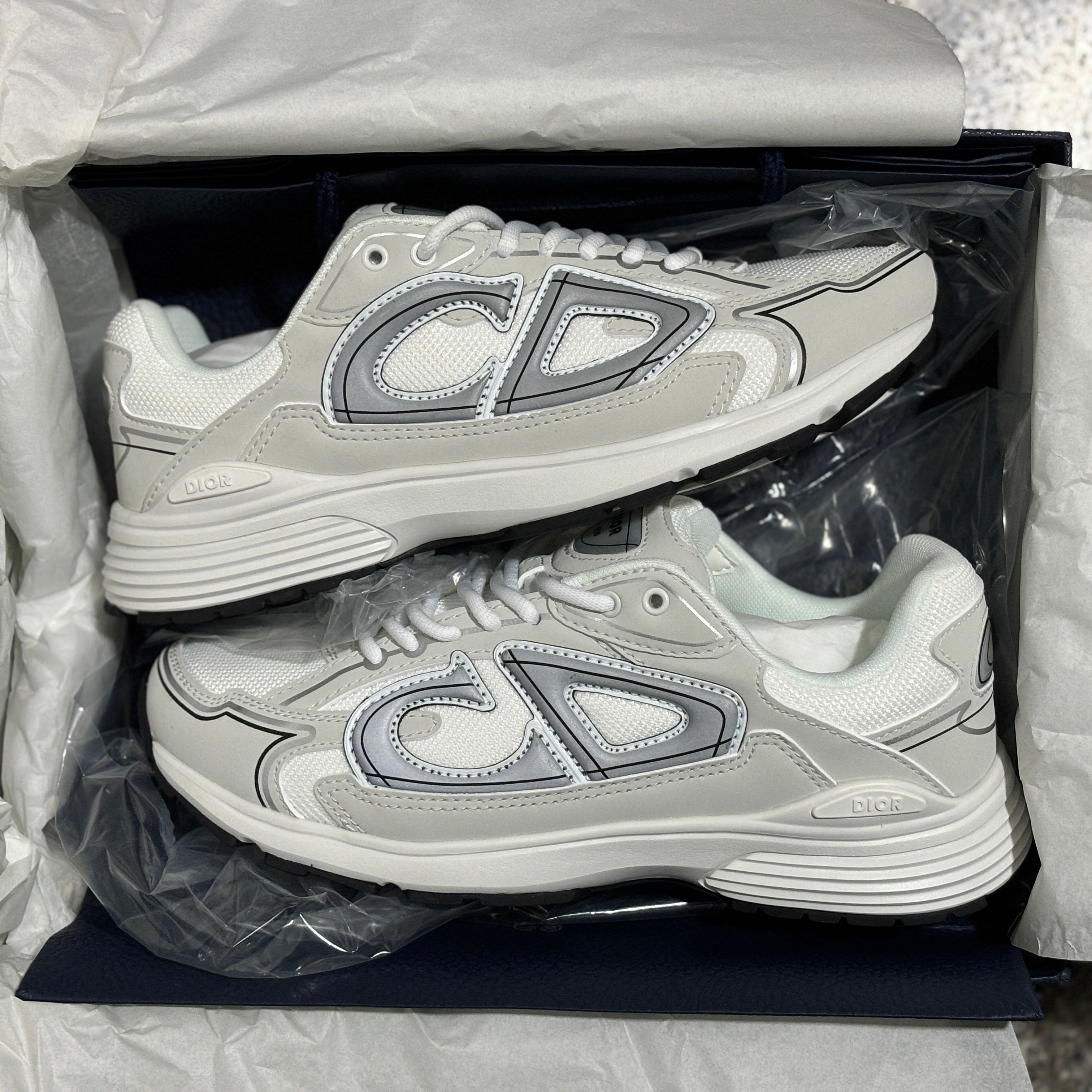DIOR B30 "COUNTDOWN GREY AND WHITE"