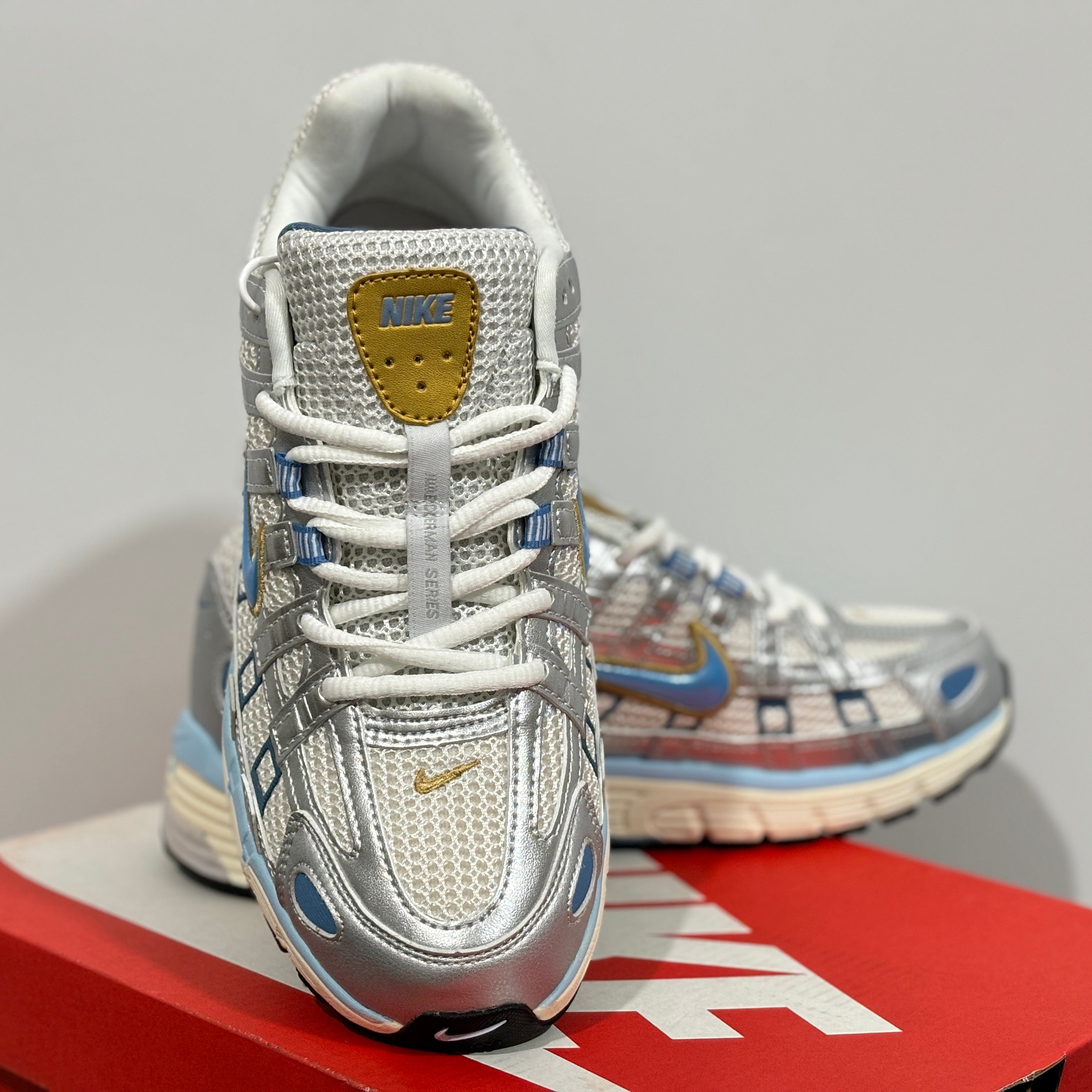 NIKE P-6000 "UNIVERSITY BLUE"