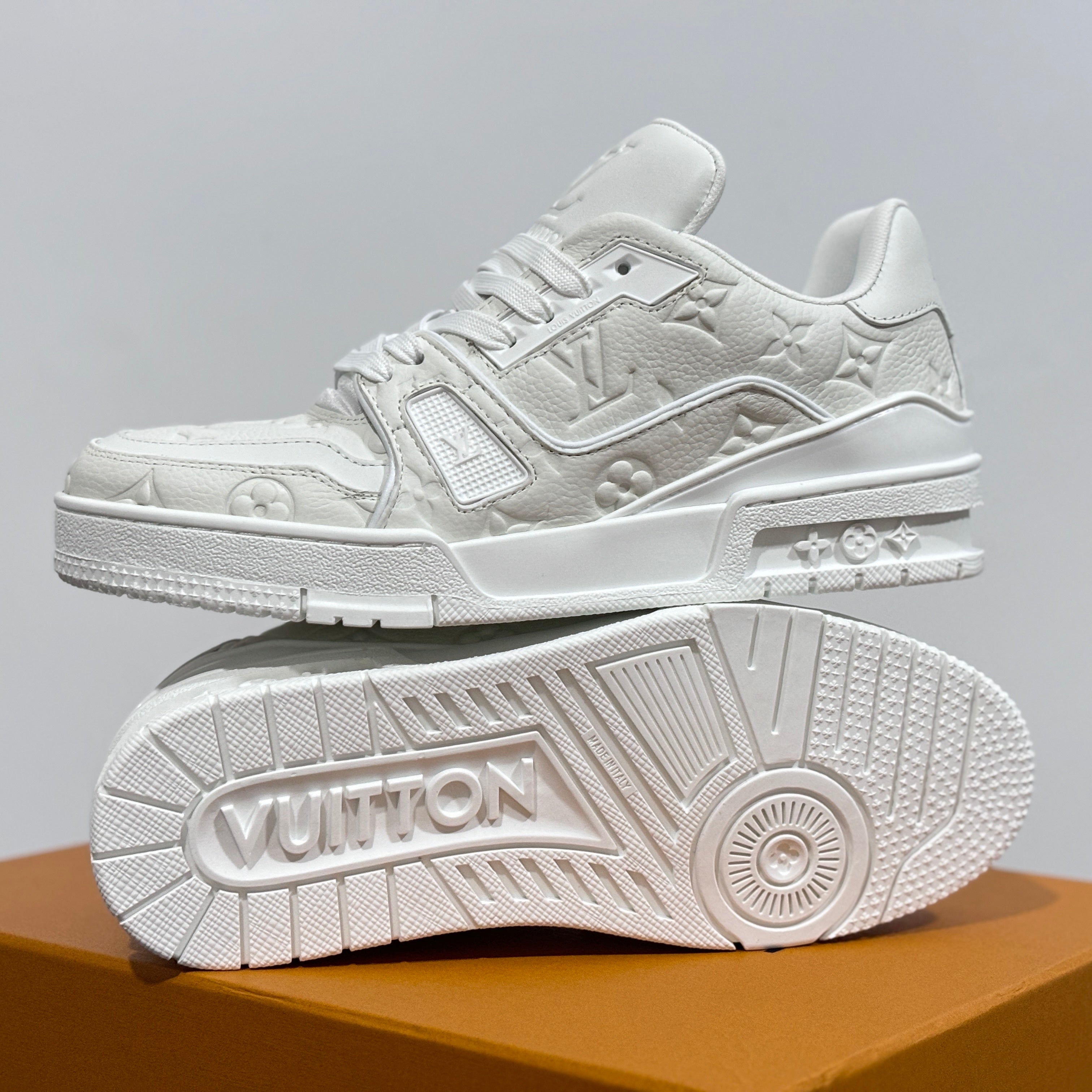 LOUIS VUITTON "TRIPLE WHITE" TRAINER
