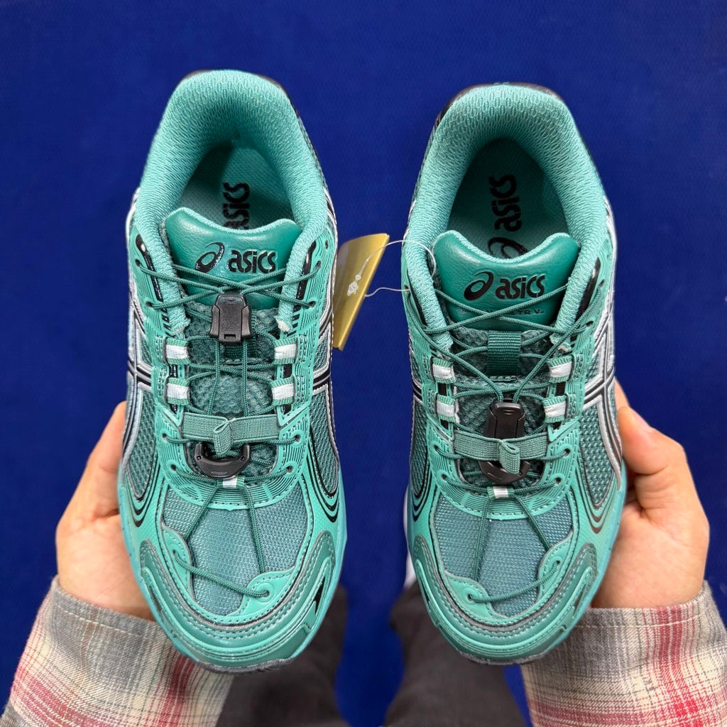 ABOVE THE CLOUDS X ASICS GT-2160