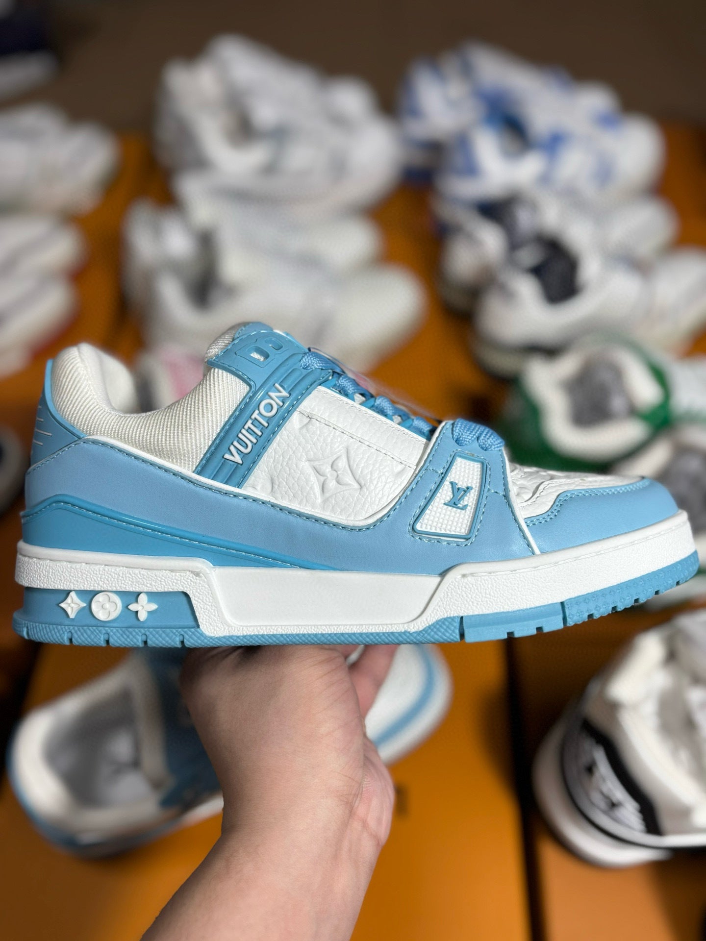 LOUIS VUITTON SNEAKER "UNIVERSITY BLUE"